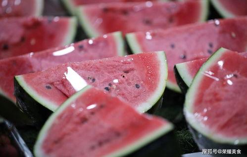 小暑人们吃瓜好处,小暑时节吃瓜的五大益处